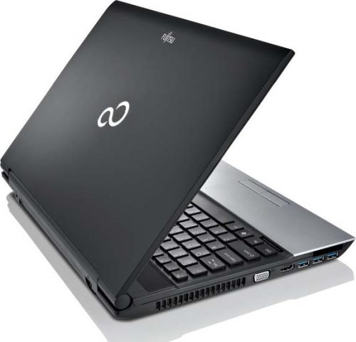 Fujitsu Lifebook A532 15.6" felújított prémium használt laptop (Core i5, 8GB, 256GB)