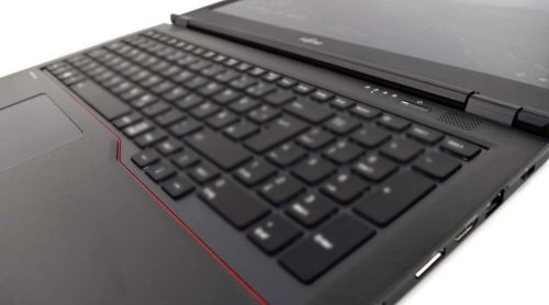 Fujitsu Lifebook Ultra Slim U758 15.6" felújított prémium használt laptop (Core i7-8th, 8GB, 256GB, Full HD)